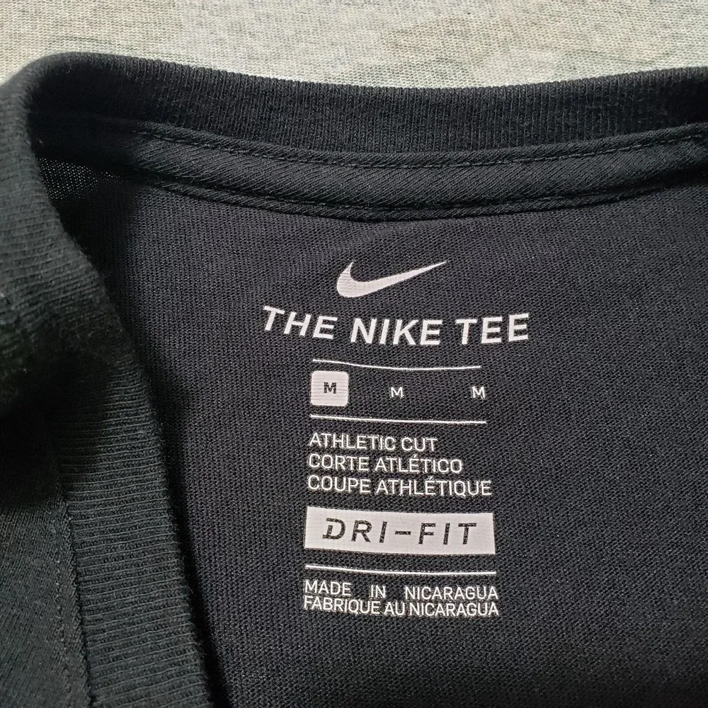 Atlanta Shirt Mens Medium Black Nike Super Bowl Short Sleeve‎ NWT